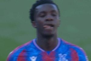 星空体育官方网站-范大将军现场见证恩凯提亚登场1分钟假摔染黄 10分钟便被罚下