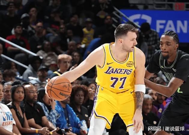 星空体育app下载-湖人溃败鱼腩送福利，东契奇心态崩两先发变铁匠，一数据遭完败