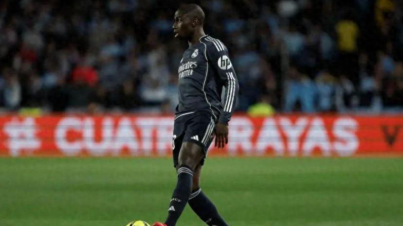 星空体育官网-门迪表现惊艳却仅踢半场：伤病阴云再笼罩皇马左路